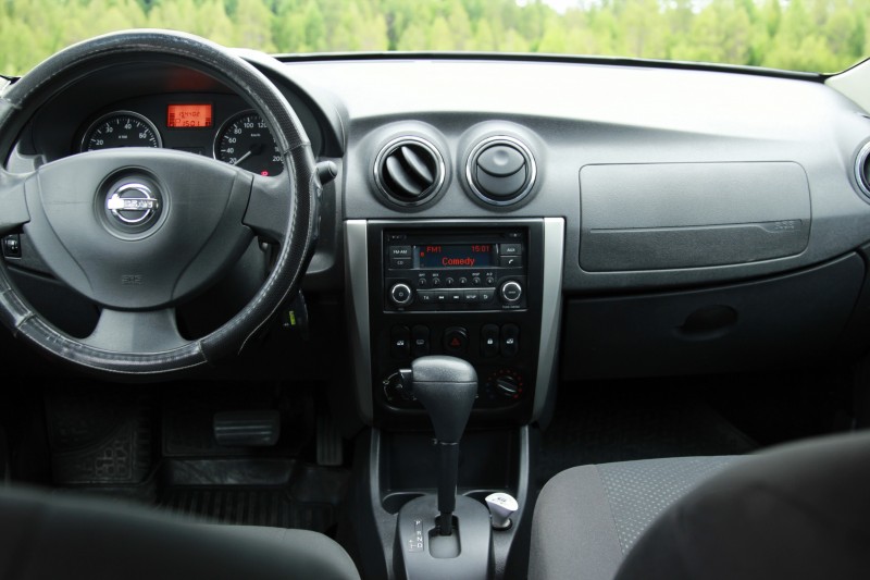 Nissan Almera